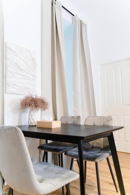 Zentrale & Ruhige 2 Zimmer - 42M² Apartamento Viena Exterior foto